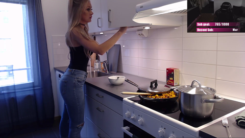 Kandyland finds out that private cam shows are coming to twitch!
