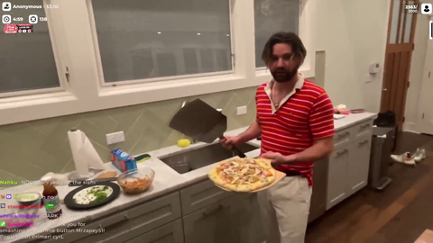 Cyr tries the WillNeff pizza technique
