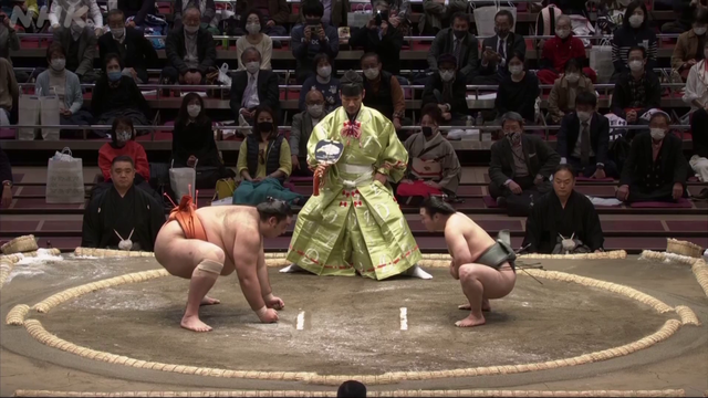 Crazy Sumo Wrestler Tries to Jump over Competitor