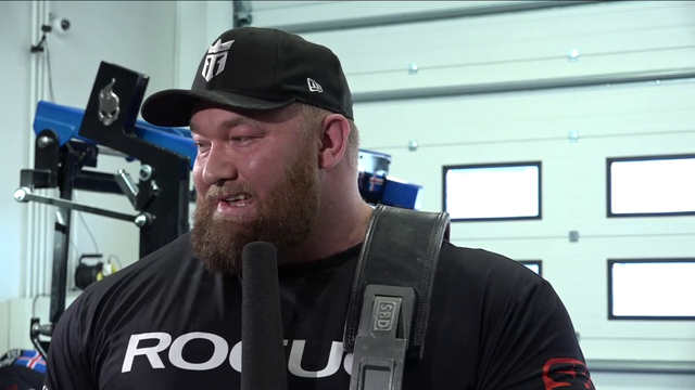 THOR SIGNS A CONTRACT TO FACE EDDIT HALL IN A WRESTLING MATCH PogU