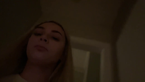 Erobb doesn't realize girlfriend is streaming and takes a rare offline L