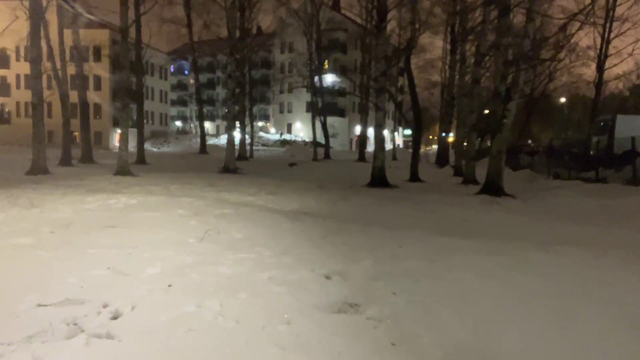 Homeless Finnish man crawls through Helsinki at 3 AM