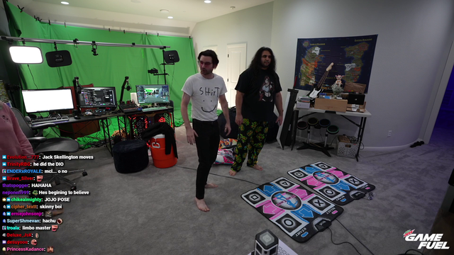 Esfand unknowingly puts Cyr in an odd position