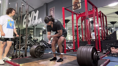 profesionalweakguy hits new deadlift pr