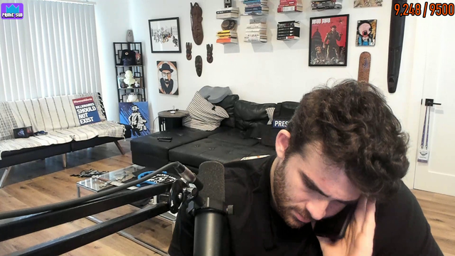 Hasan ends the stream after finding out the news about his dog fish.