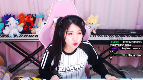 Korean girl doesn't understand her English chat PepeLaugh