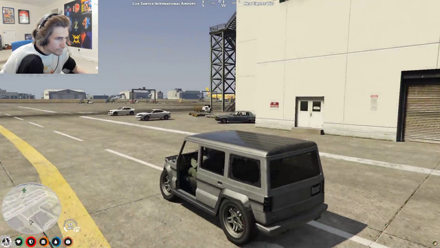 xQcOW - Trying to steal local helicopters