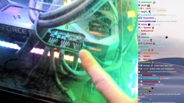 xQc showing his PC