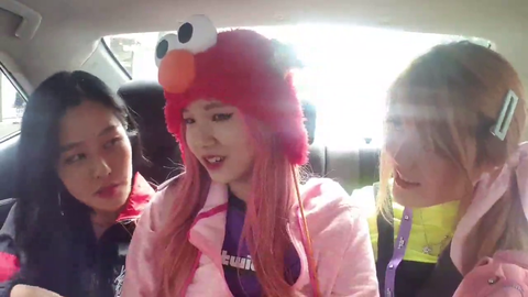 39Daph educates the girls on Fake Taxi
