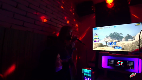 Esfand sings the Right version
