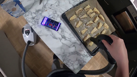 Finnish Michelin star chef cleans out oven sheet