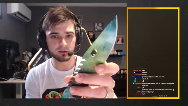 CS GO pro cut himself with M9 bayonet gamma doppler