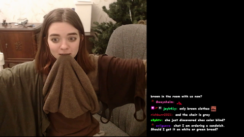 Colorblind streamer tries to prove her eyes are green