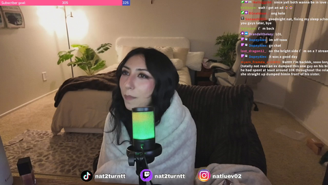 Girl does embarrassing dance