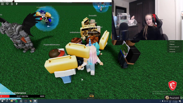 Knuts daughter plays Roblox on stream ZULUL
