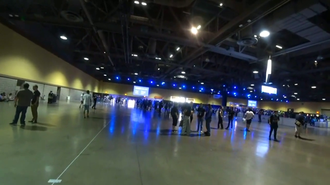 Reckful makes an observation during a fan meet & greet