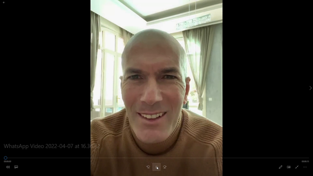 Zinedine Zidane congratulating kameto and the french community