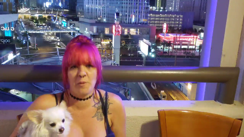 Streamer offers her phone number and tiddy pics to anyone who has no one