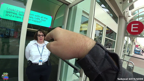 Security lady shares her experience with twitchcon attendees