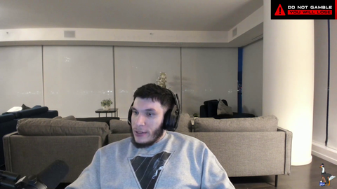 Train on xQc choosing a girl in OTK
