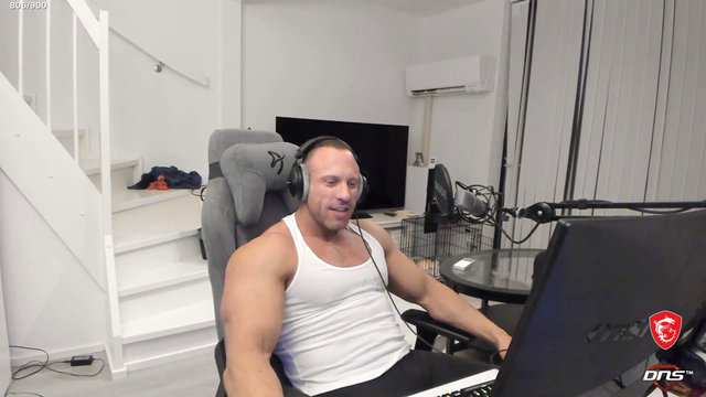 TheMu raging on Knut. Having a hard time with his diet.