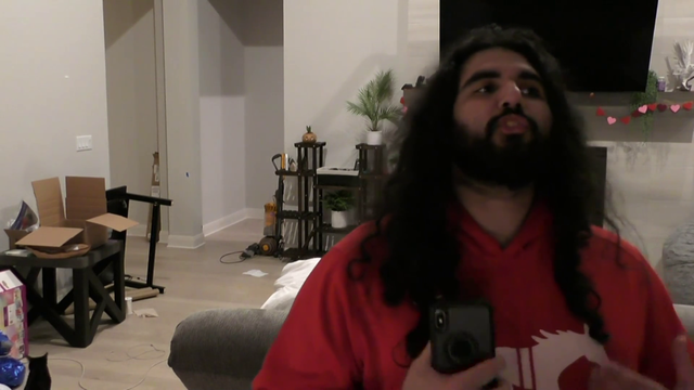 Esfand points out that there is no drama between Mitch and Train