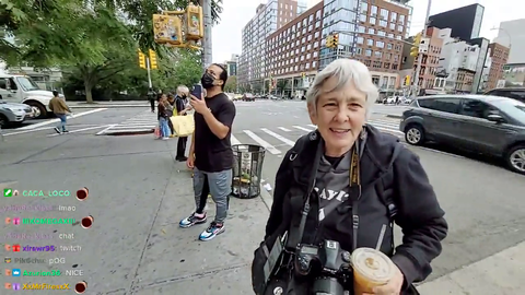 Streamer encounters photographer Martha Cooper