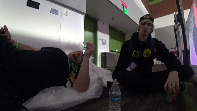 Greek & xQc share wholesome moment