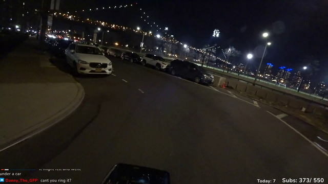 Streamer finds his phone back with the help of Chat