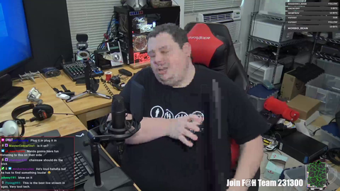 Streamer uses RTX Voice to suppress loud vacuum cleaner.