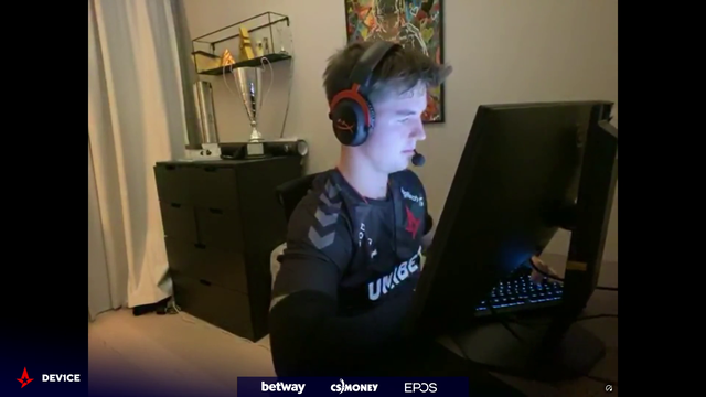 4x Major champion killed by a smoke grenade