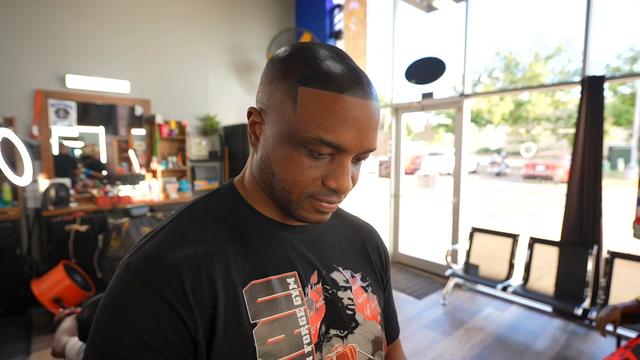 Mizkif - Soda's reaction to Lacari's haircut!