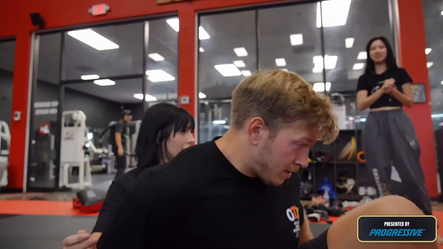 Arrav - Julia demonstrates the rear naked choke