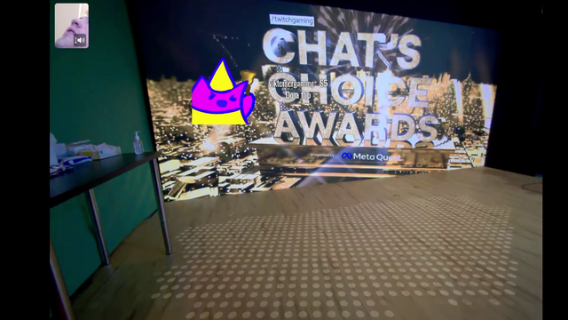 Sodapoppin gives Chat Award's hosts great first impressions