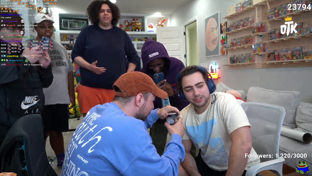 Mizkif smells Amouranth's fart #5