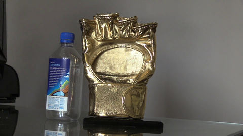 Lirik shows off his trophy