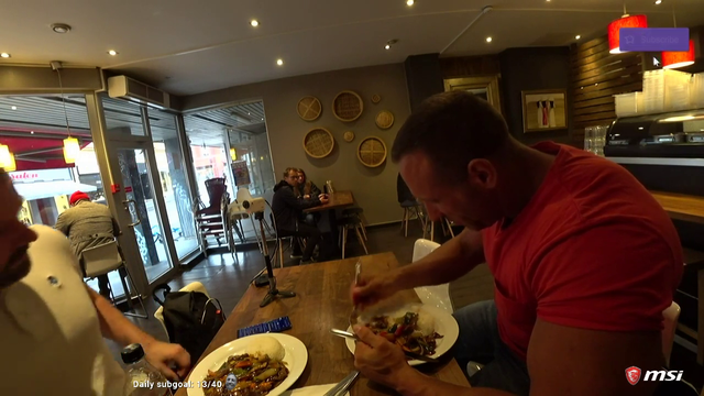 Knut rented a restaurant