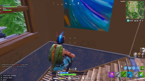 DK encounters a mobile Fortnite player