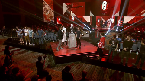 Japanese R6 coach enters the stage