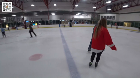 Erobb221 falls in slow motion while ice skating