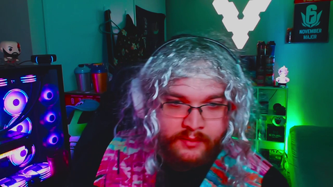 Streamer's brother secretly acts as regular viewer for 16 MONTHS to get him to wear a dress on stream