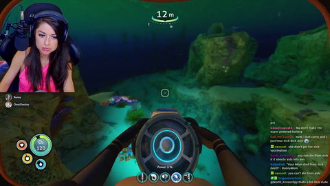 finding sharks in subnautica ^__^