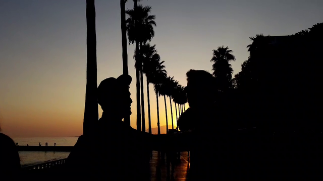 Reckfuls kisses Forsen on the sunset