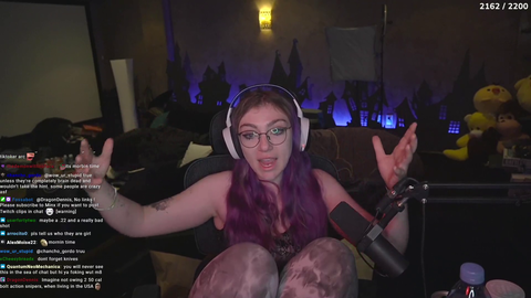 Tiktoker showed up at the Envy house trying to get in and threw rocks when they weren't allowed in.