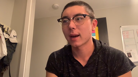 Wholesome Streamer gets emotional after getting his first viewers in an hour.