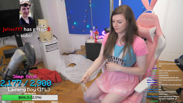 Gamer 'girl' knife trick ends painfully