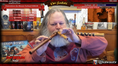 KawauTV playing 3 flutes at once