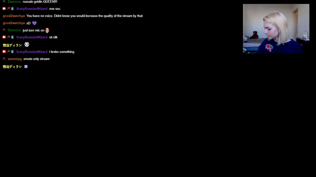 Girl with a broken mic figures out how to talk to her chat