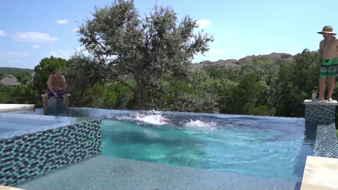 Hachubby swims solo for the first time
