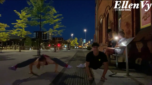 Female streamer push-ups vs stranger